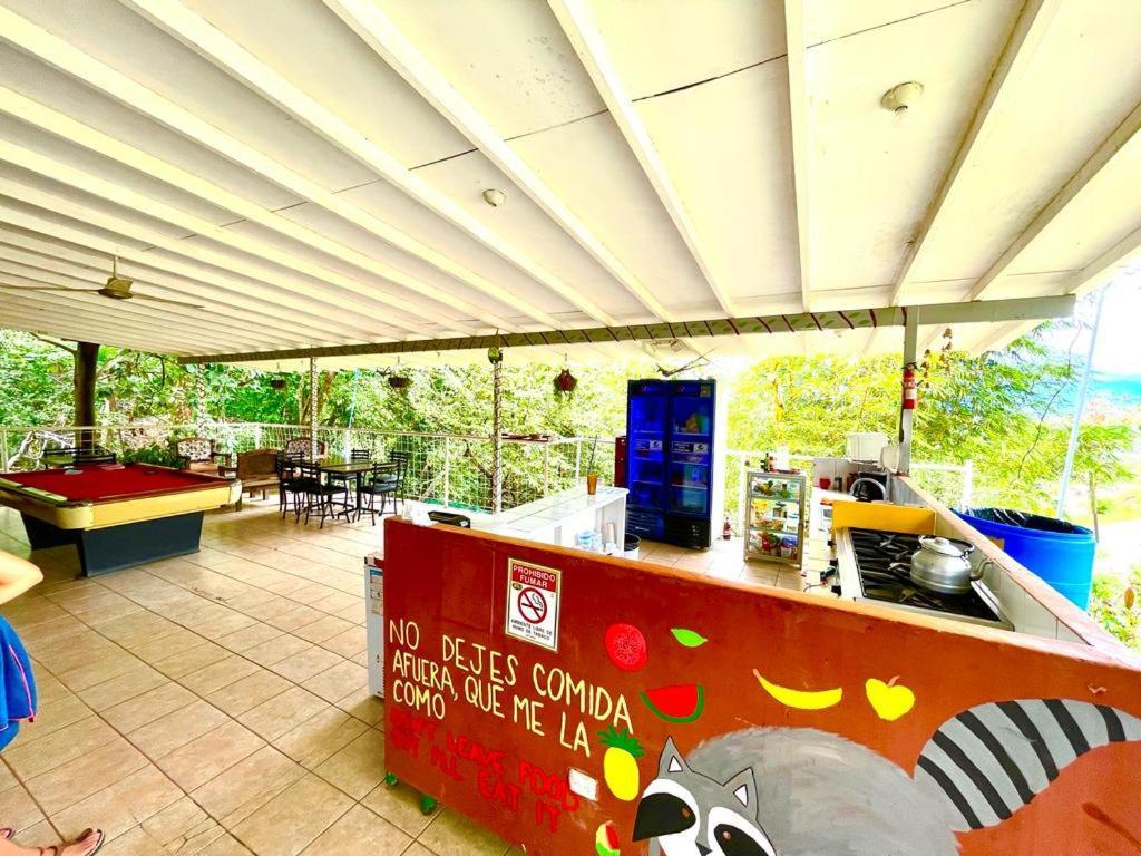 New Hostel Manuel Antonio, Meet New People ภายนอก รูปภาพ