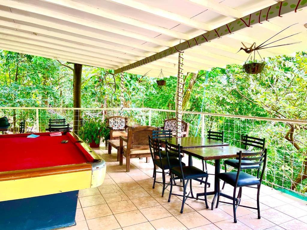 New Hostel Manuel Antonio, Meet New People ภายนอก รูปภาพ