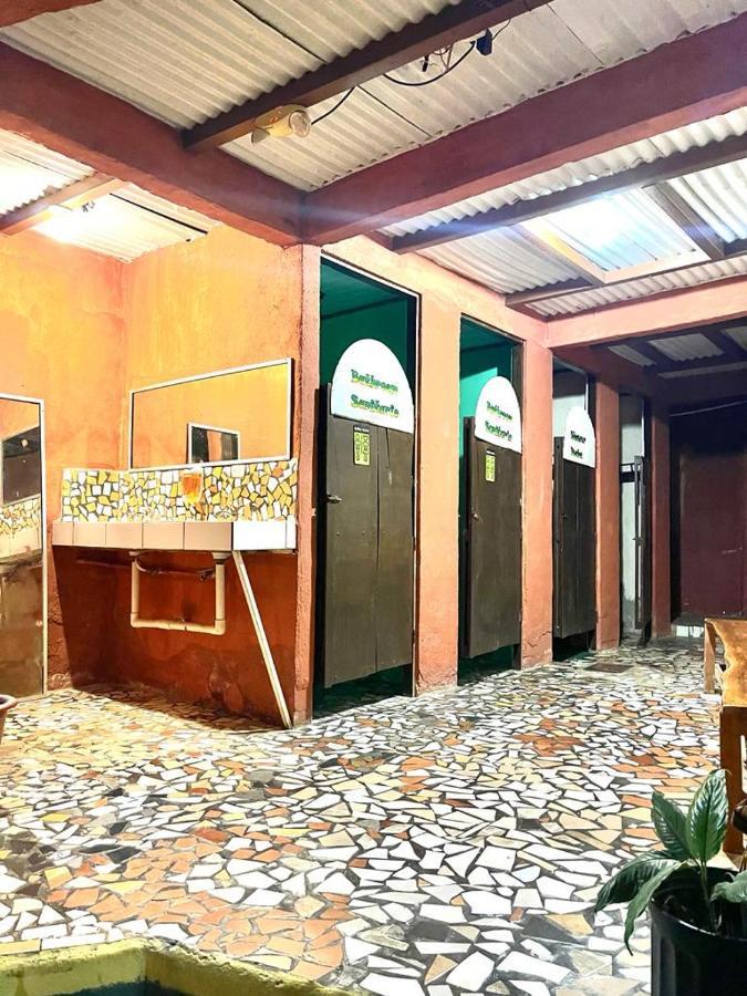 New Hostel Manuel Antonio, Meet New People ภายนอก รูปภาพ