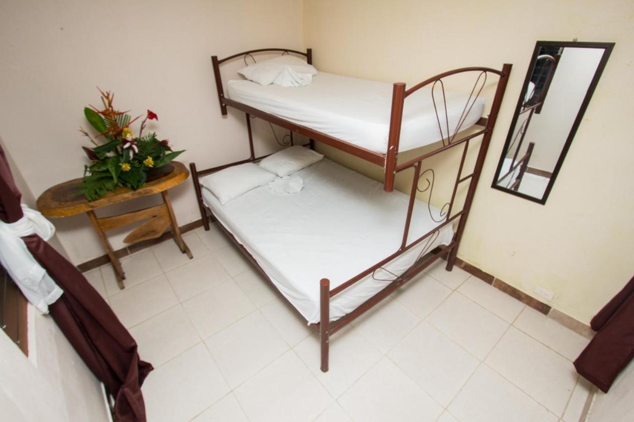 New Hostel Manuel Antonio, Meet New People ภายนอก รูปภาพ