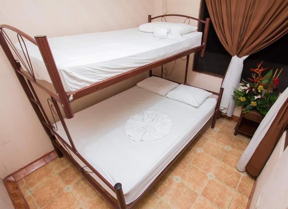New Hostel Manuel Antonio, Meet New People ภายนอก รูปภาพ