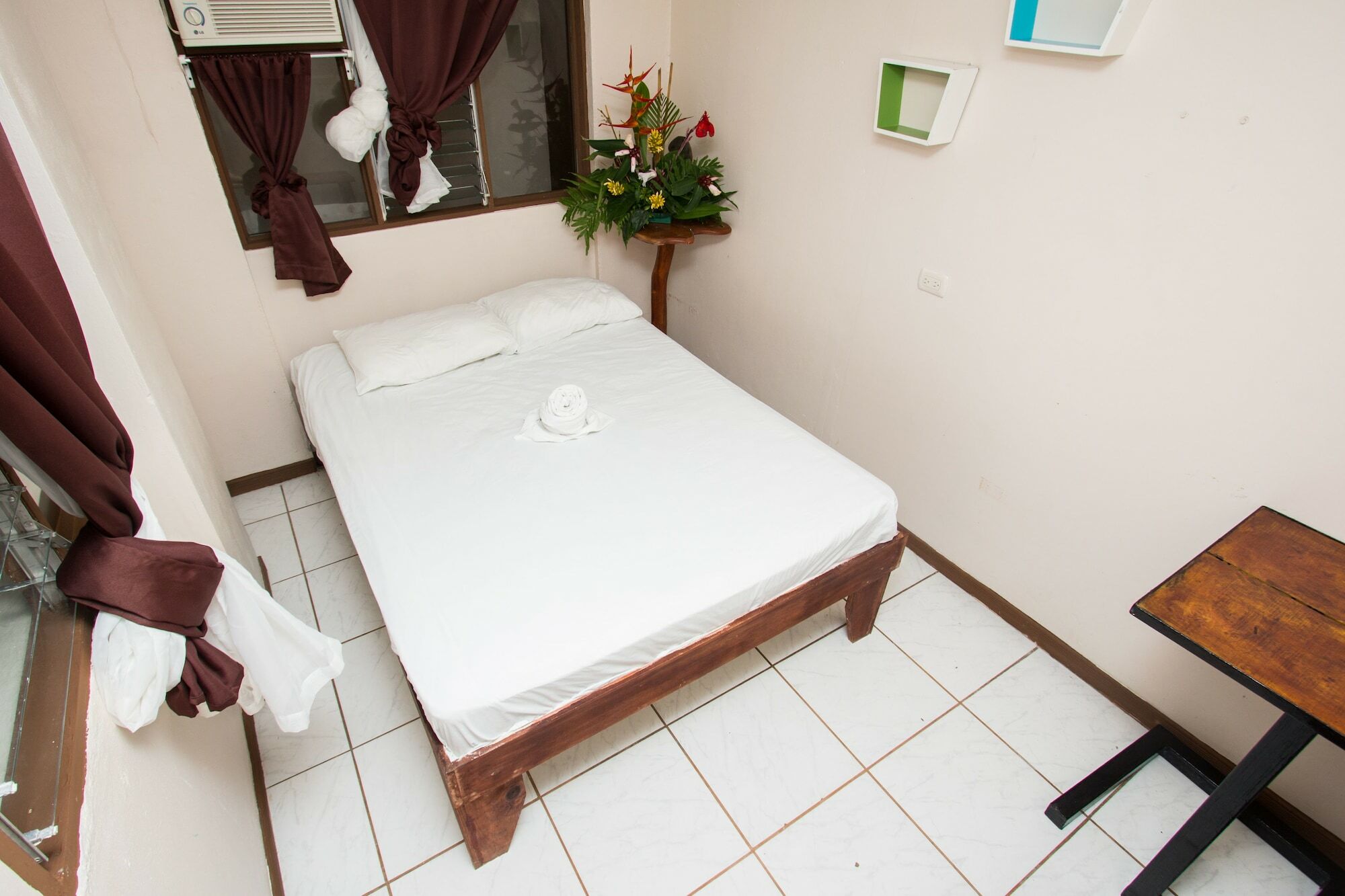 New Hostel Manuel Antonio, Meet New People ภายนอก รูปภาพ